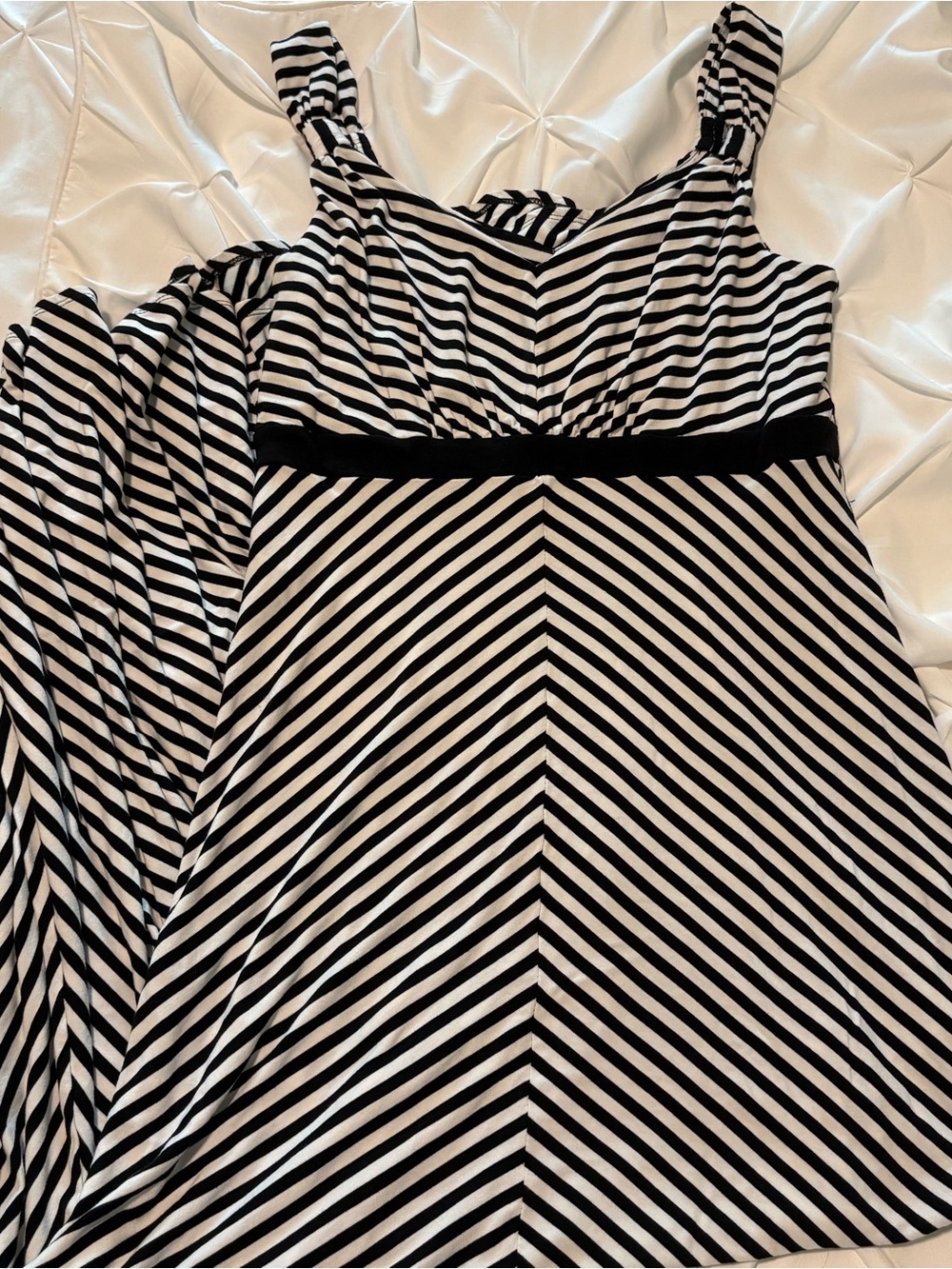 White House Black Market Chevron Striped Maxi Dress Women's Size M Black White